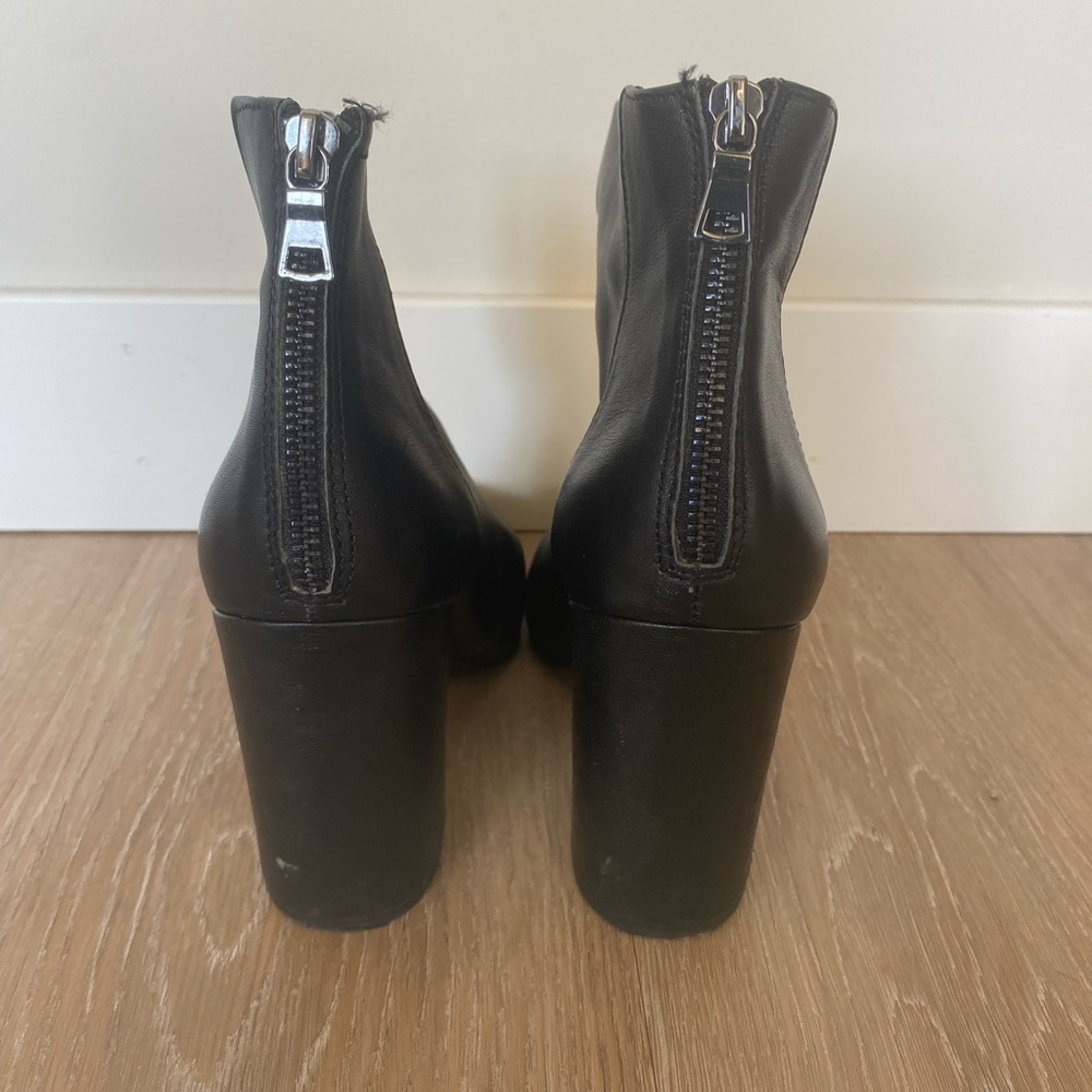 Steve Madden Black Leather Star Bootie - Picture 5 of 5